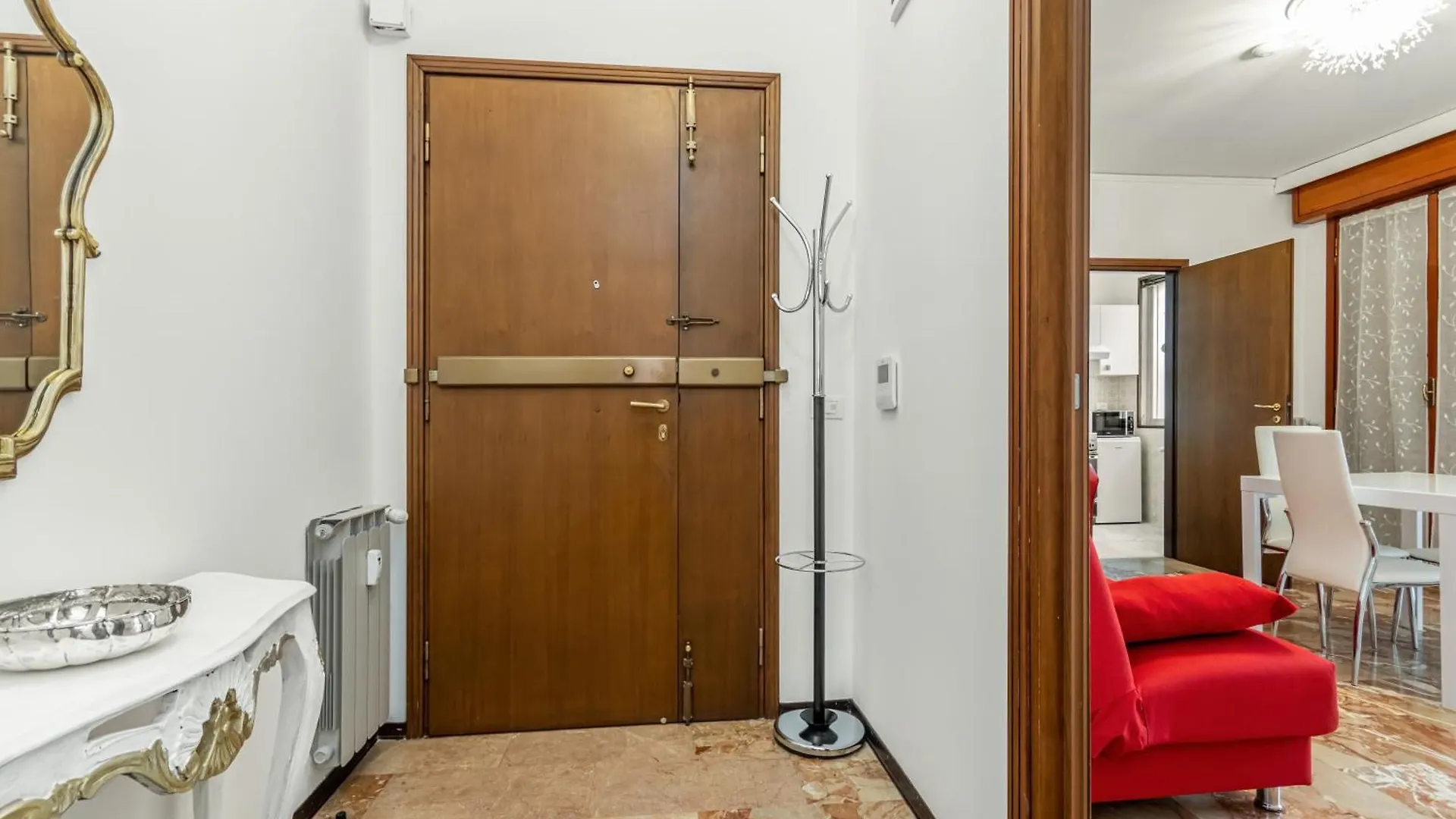 Apartment In Central Mestre With Parking! Venice 0*,